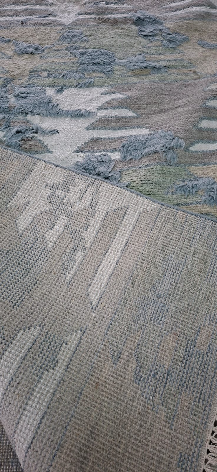 Elevate your space with this stunning 5ft x 8ft Rug Gallery Image